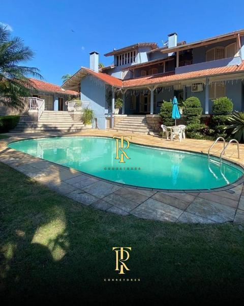 Casa à venda em Canoas, Nossa Senhora das Graças, com 5 quartos, com 680 m²